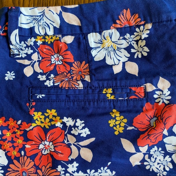 Old Navy floral shorts - Picture 4 of 4